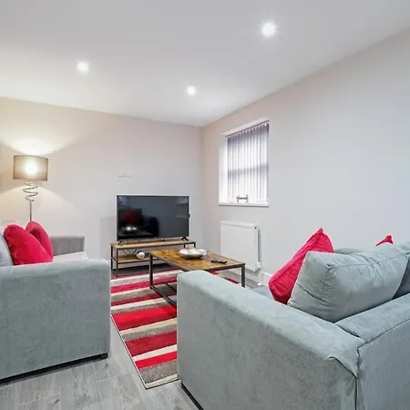 Crown Place 2 & 3 Bedroom Luxury Apts With Parking In Shepperton By 360Stays Exterior photo