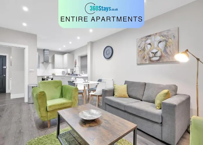 Crown Place 2 & 3 Bedroom Luxury Apts With Parking In Shepperton By 360Stays