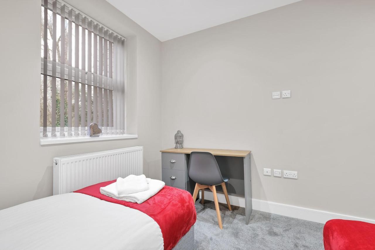 Apartment Crown Place 2 & 3 Bedroom Luxury Apts With Parking In By 360stays