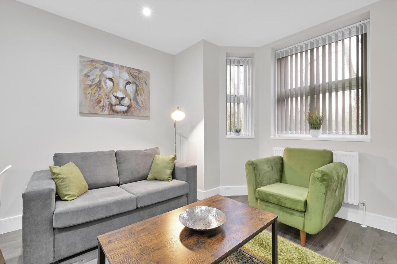 Crown Place 2 & 3 Bedroom Luxury Apts With Parking In By 360stays *