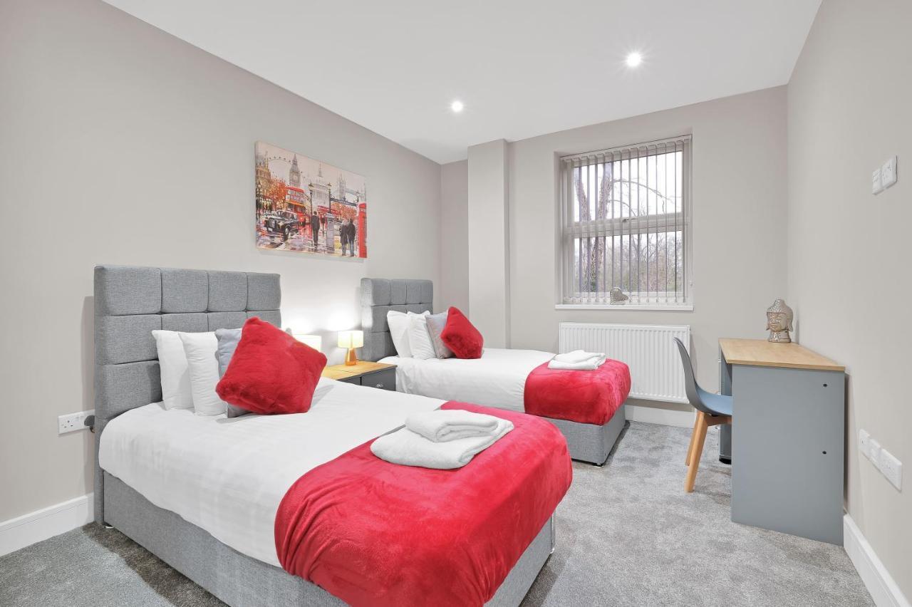 Crown Place 2 & 3 Bedroom Luxury Apts With Parking In By 360stays * Shepperton
