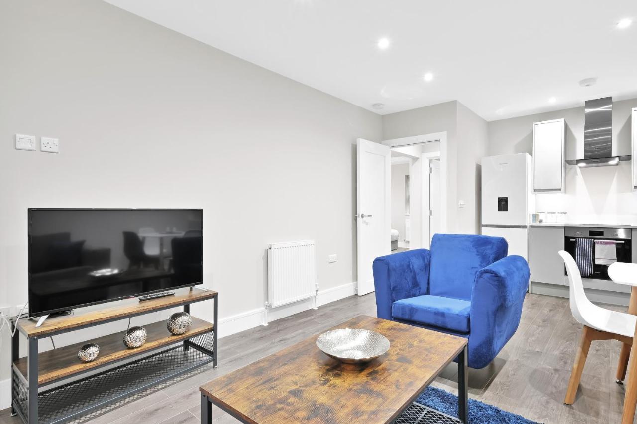 Apartment Crown Place 2 & 3 Bedroom Luxury Apts With Parking In By 360stays