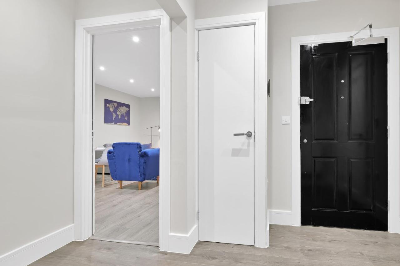 Crown Place 2 & 3 Bedroom Luxury Apts With Parking In By 360stays Apartment