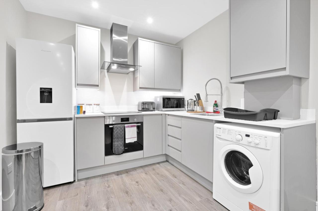 Apartment Crown Place 2 & 3 Bedroom Luxury Apts With Parking In By 360stays
