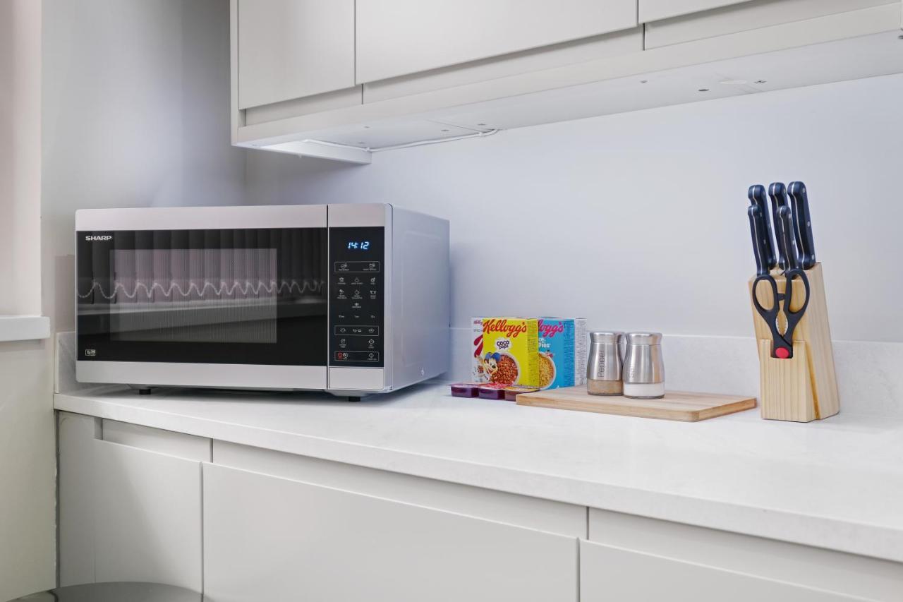 Crown Place 2 & 3 Bedroom Luxury Apts With Parking In By 360stays Apartment *