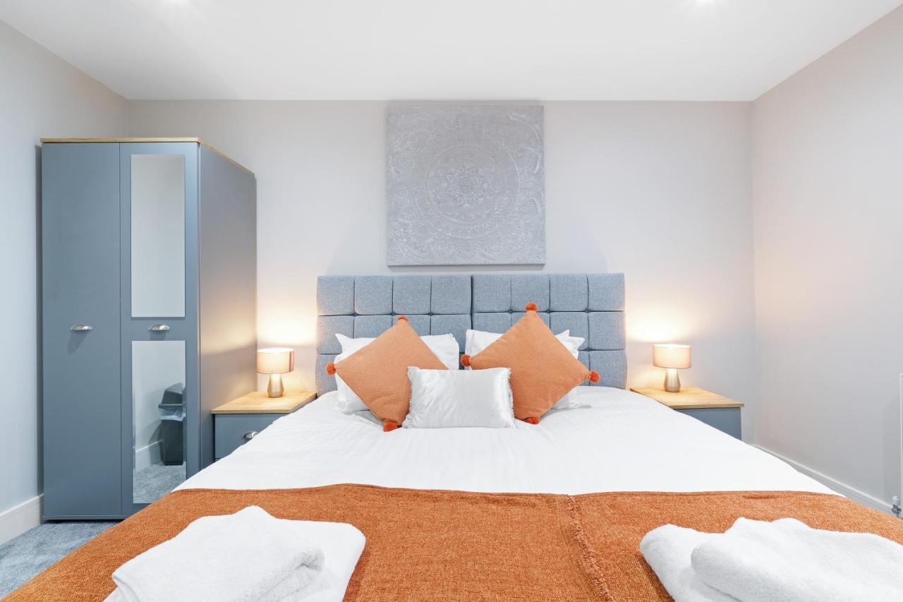 Crown Place 2 & 3 Bedroom Luxury Apts With Parking In By 360stays