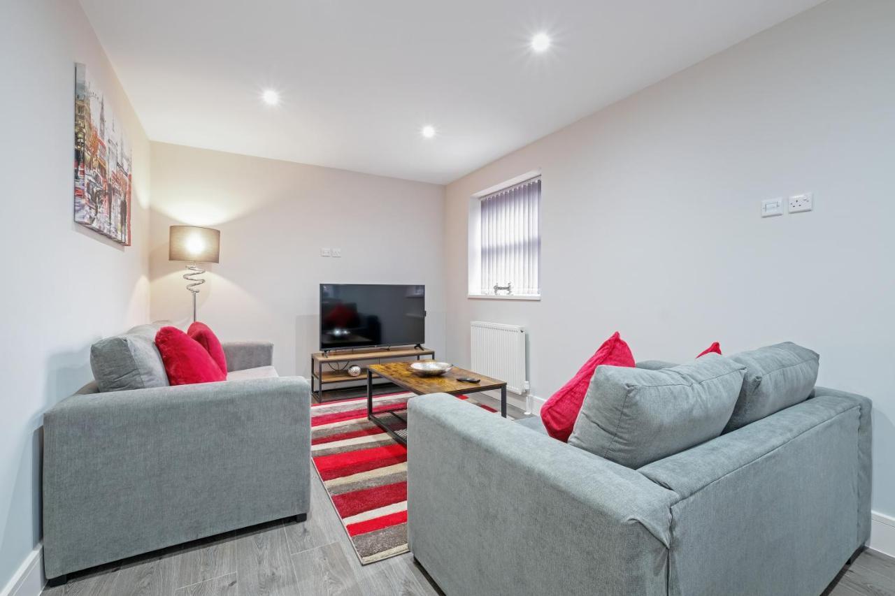 Crown Place 2 & 3 Bedroom Luxury Apts With Parking In By 360stays Apartment