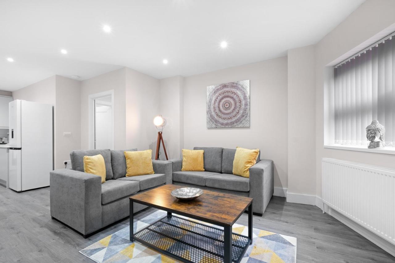 Crown Place 2 & 3 Bedroom Luxury Apts With Parking In By 360stays *