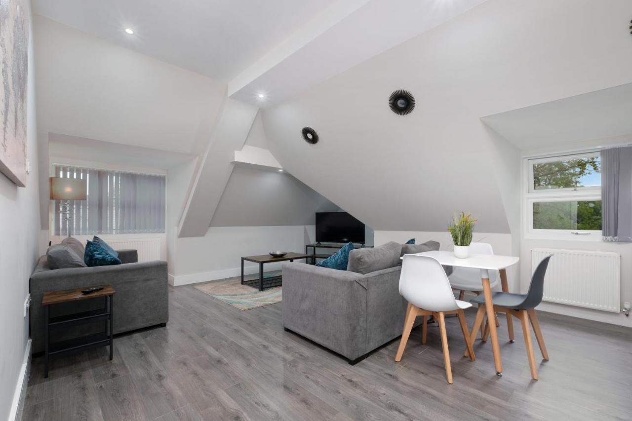 Apartment Crown Place 2 & 3 Bedroom Luxury Apts With Parking In By 360stays