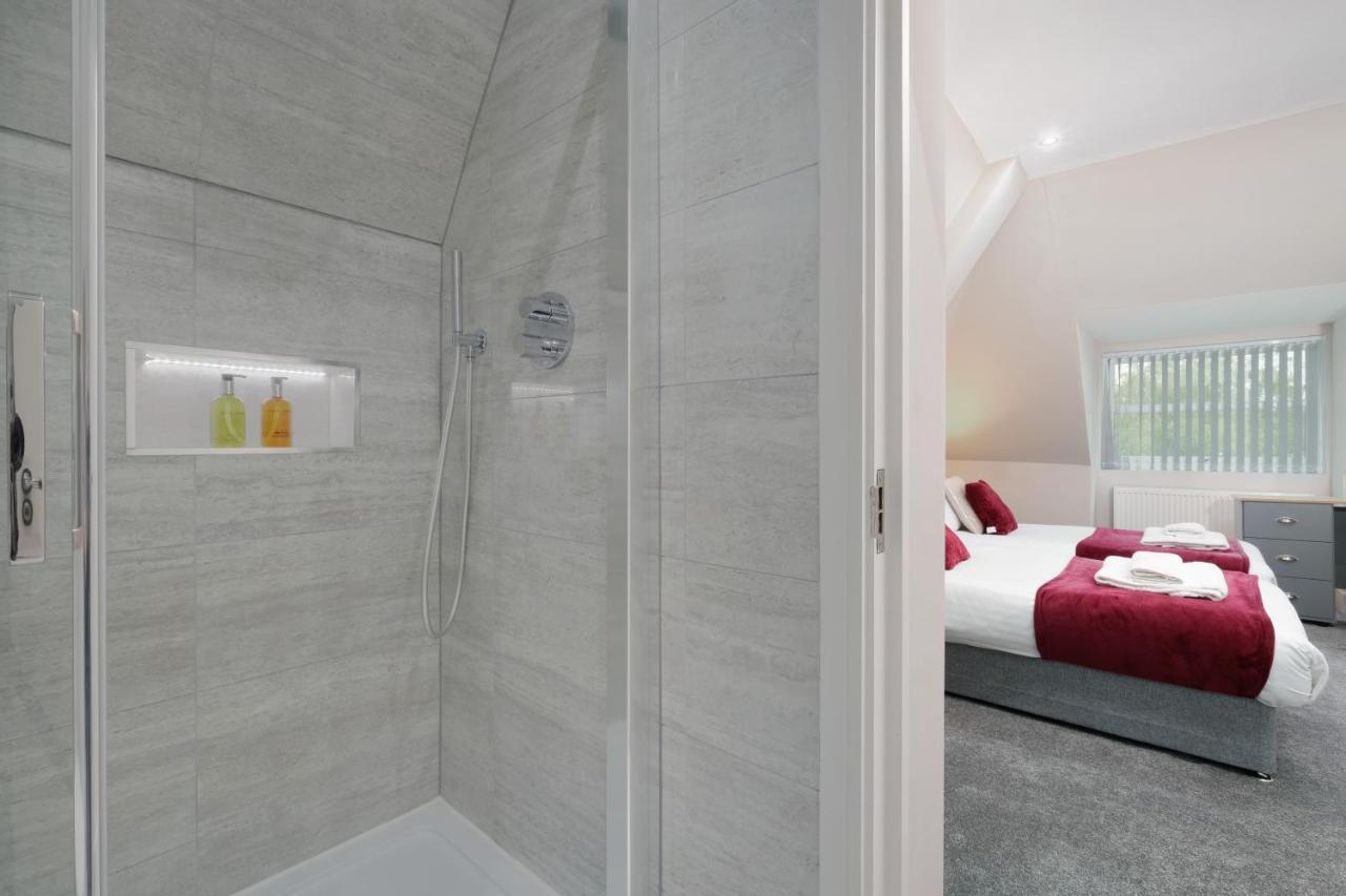 Crown Place 2 & 3 Bedroom Luxury Apts With Parking In By 360stays *