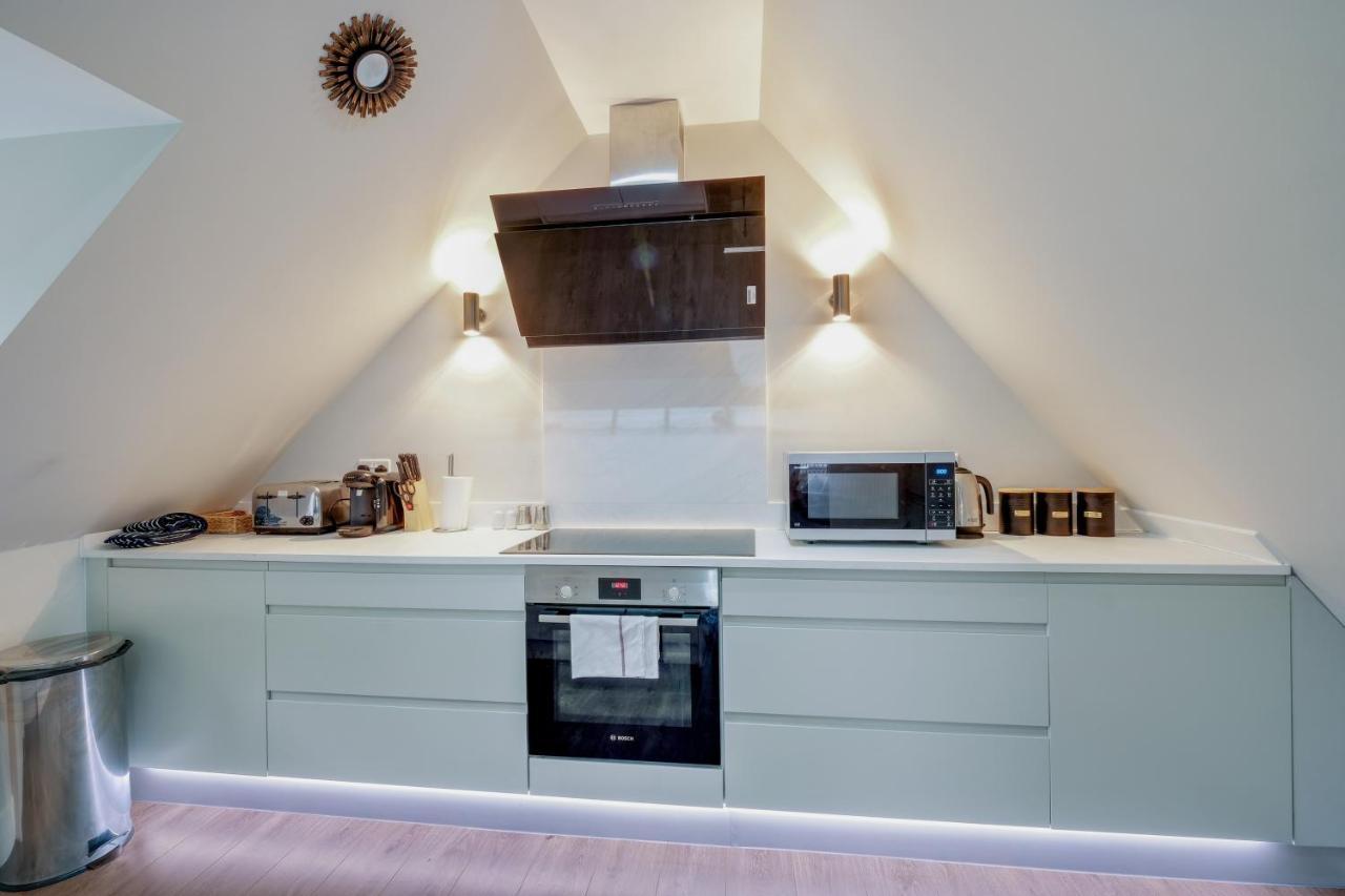 Crown Place 2 & 3 Bedroom Luxury Apts With Parking In By 360stays *