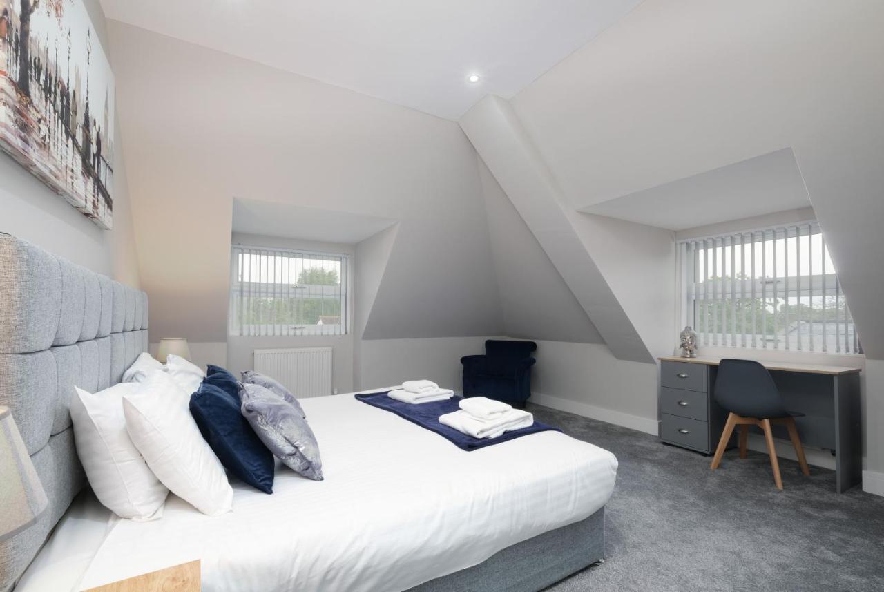 Crown Place 2 & 3 Bedroom Luxury Apts With Parking In By 360stays * Shepperton
