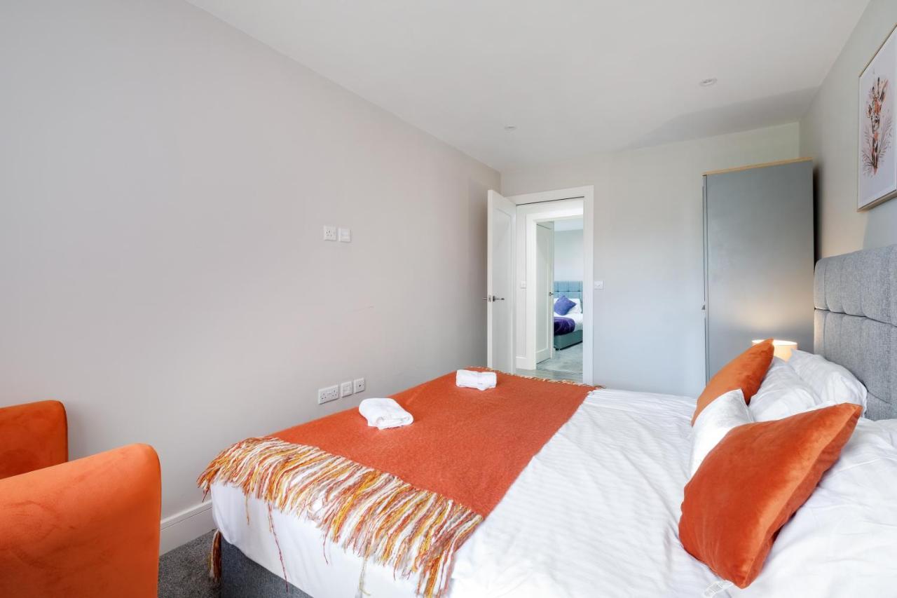 Crown Place 2 & 3 Bedroom Luxury Apts With Parking In By 360stays Apartment *
